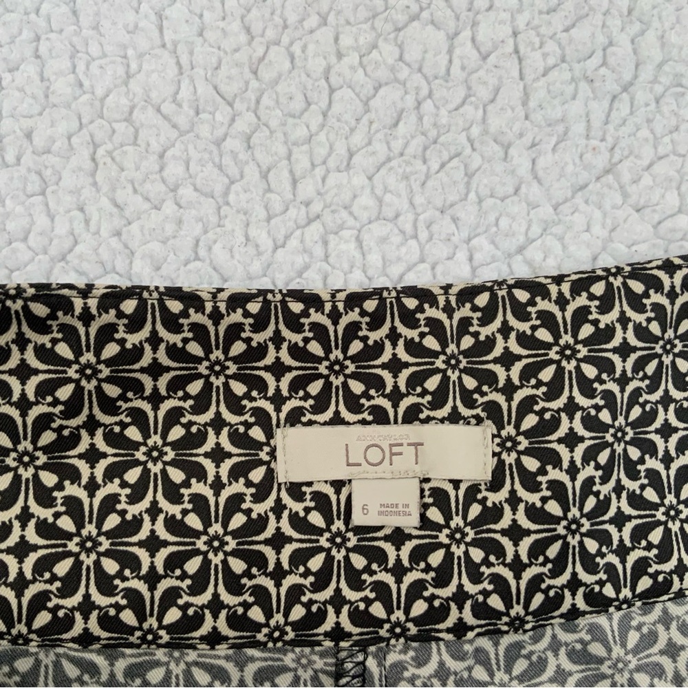 Ann Taylor Loft Size 6 Shorts Black Tan Floral Print Mid Rise Side Zip Pockets - Picture 6 of 15